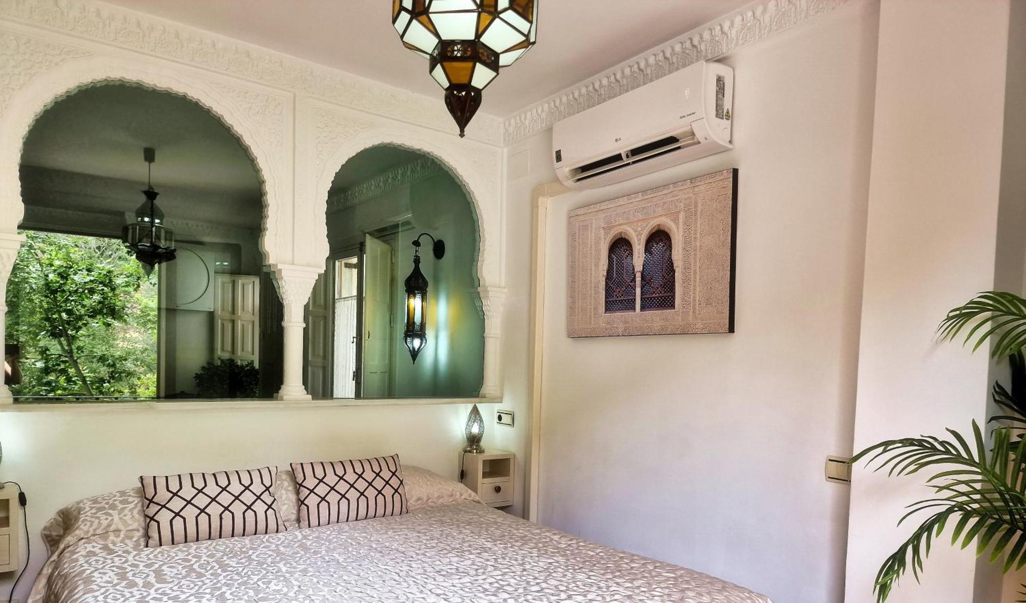 The Nasrid Palace From Your Bed ! Granada Ngoại thất bức ảnh