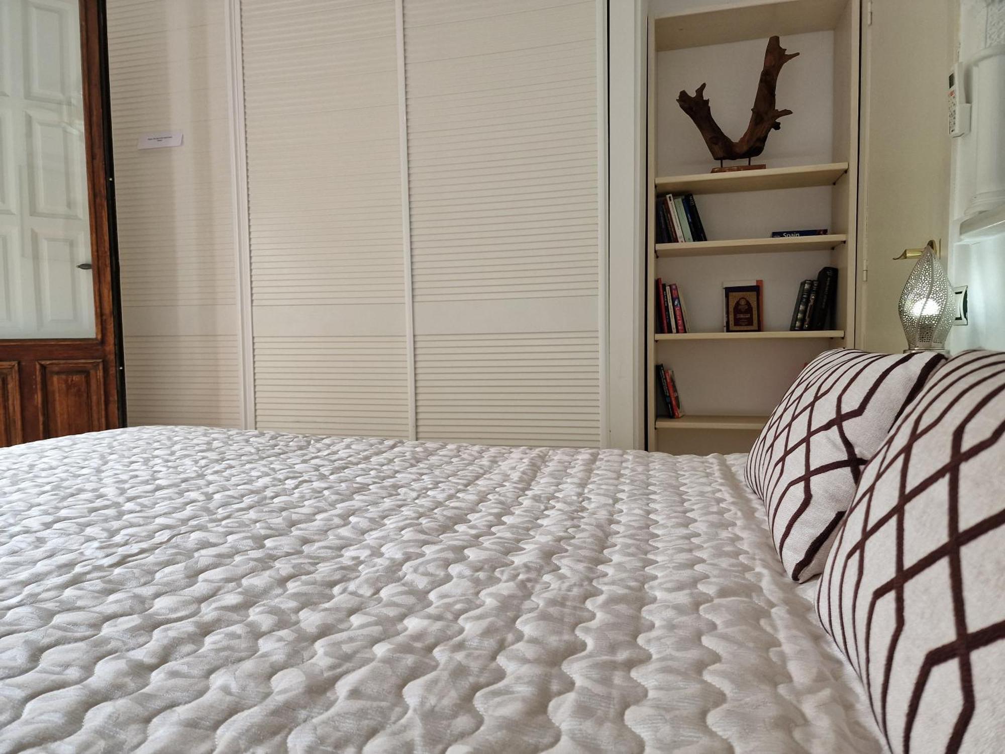The Nasrid Palace From Your Bed ! Granada Ngoại thất bức ảnh